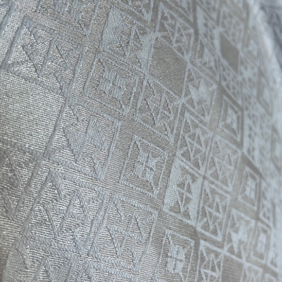 Structured dress with peak-hole key back - Picture 7 of 7